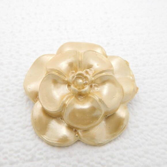 Vintage Light Gold Moonglow Flower Celluloid Pin - Picture 3 of 6